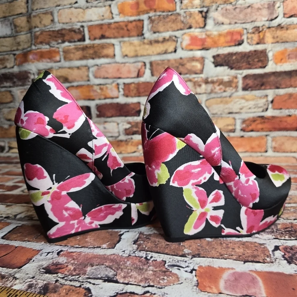 ELLE Jessica Black Satin Butterfly Wedge Platforn Pumps Size 6 Like New